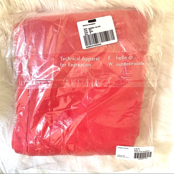 Outdoor Voices Nimbus Sweatpants Apple Red - Picture 8 of 8